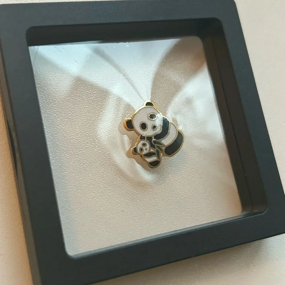 PANDA PIN | PANDA BEAR & CUB EUCALYPTUS LEAF PIN